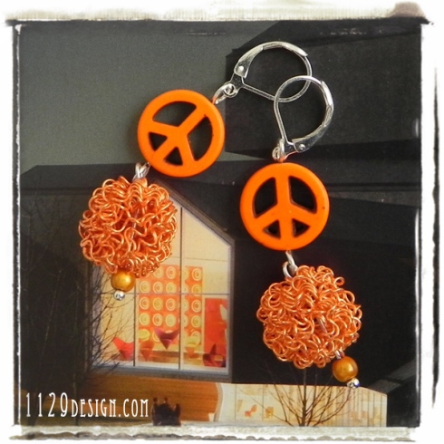 orecchini-pace-turchese-arancio-orange-turquoise-peace-symbol-handmade-earrings-1129design